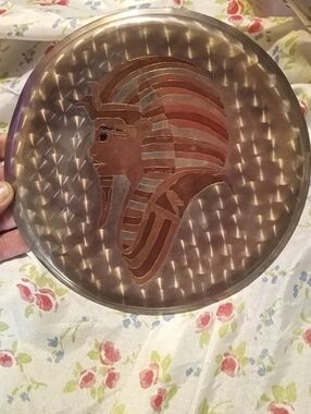 Vintage Egyptian King Tut Wall Decor Plate – Hand Etched Brass & Copper – 8"